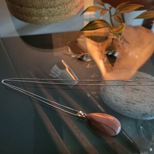 Elegant Silver and Brown Pendant Necklace